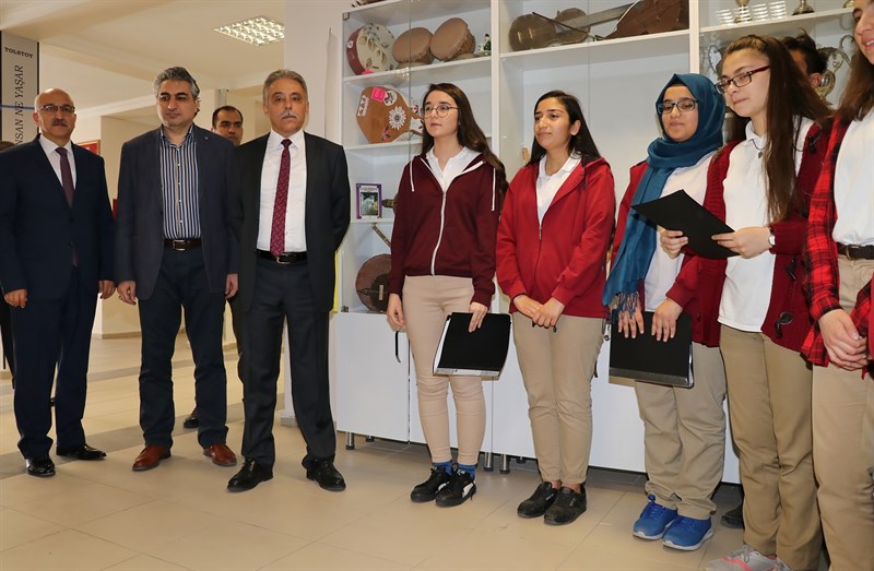sayin valimiz selcuklu ataturk mesleki ve teknik anadolu lisesini ziyaret etti