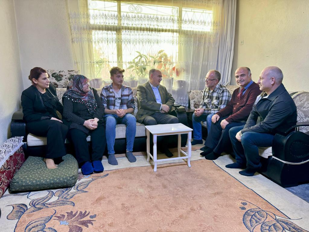 Vali Vahdettin Özkan, Şehidimiz Piyade Astsubay Kıdemli Çavuş Musa Esat Kaya’nın Ailesini Ziyaret Etti