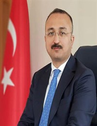 Dr. Mehmet Özel