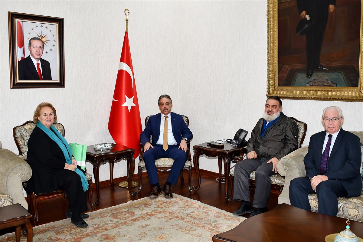 hz mevlana nin torunu sayin valimizi ziyaret etti